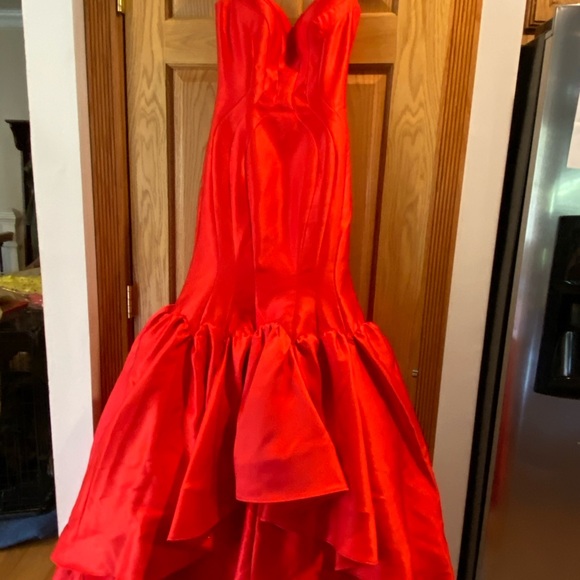 Mac Duggal Gown - Picture 4 of 7